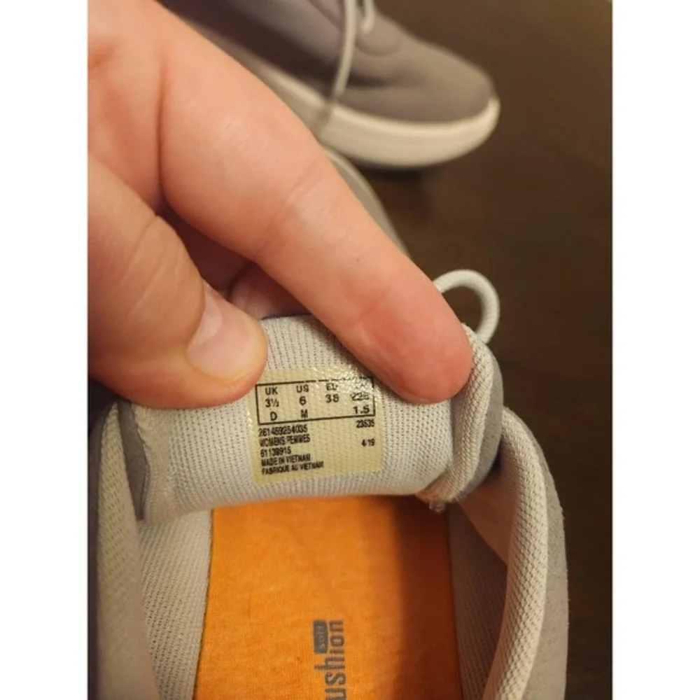 Cloudsteppers Clarks Arla Step Womens Gray Textile Cushion Walking Sneakers Sz 6